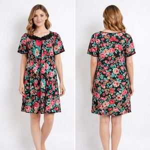 Vanity Fair Vintage Floral Lace Trim Nightgown Women’s Size Large Black Pink